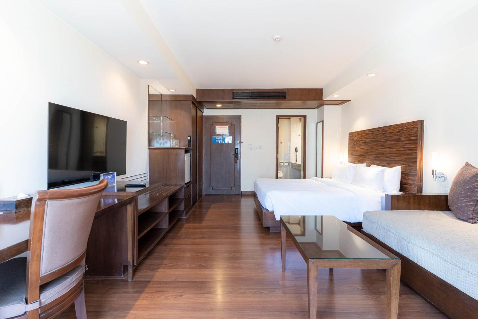 Hotel Journeyhub Sukhumvit 26, - Formely St 4*