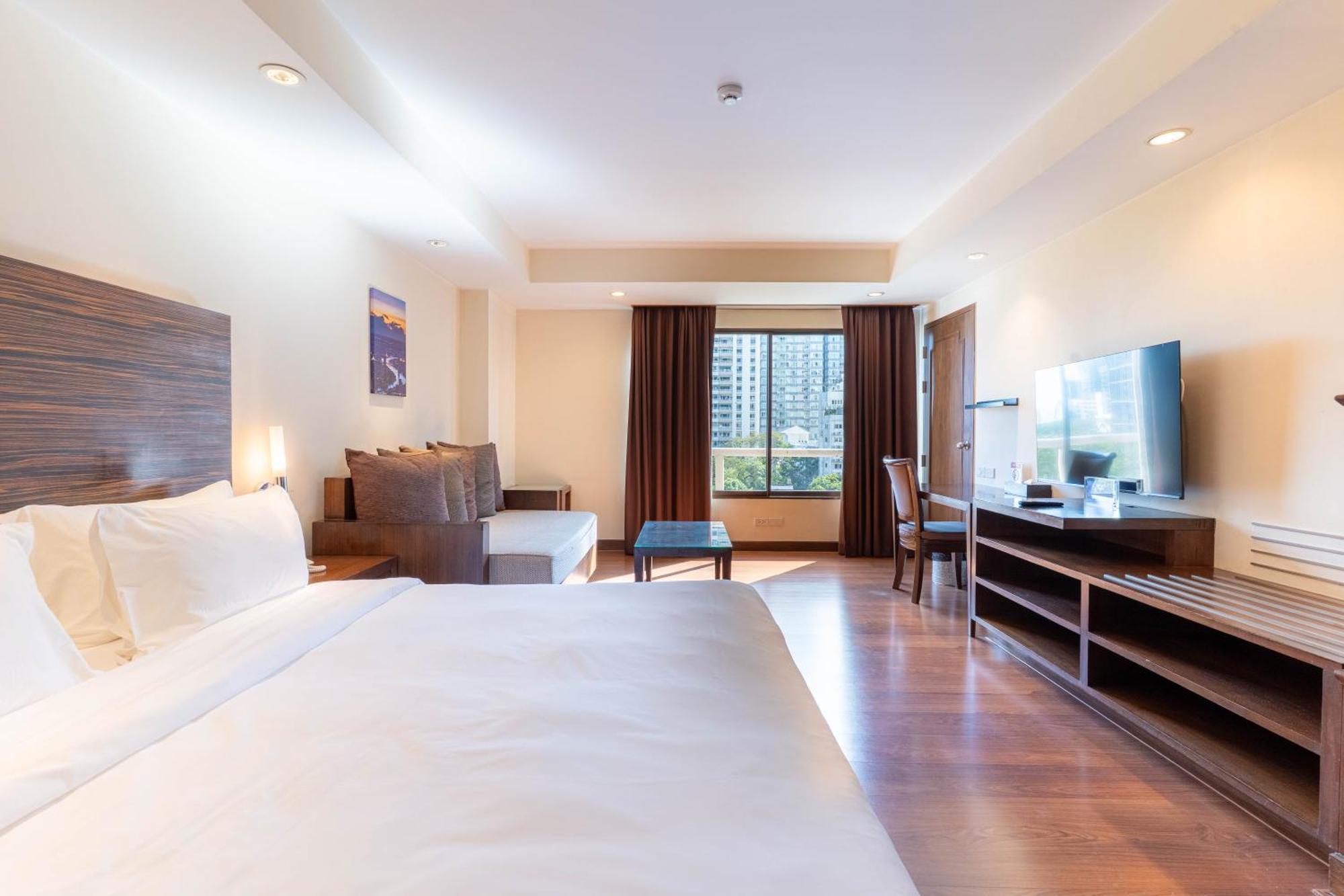 Journeyhub Sukhumvit 26, - Formely St Hotel Bangkok