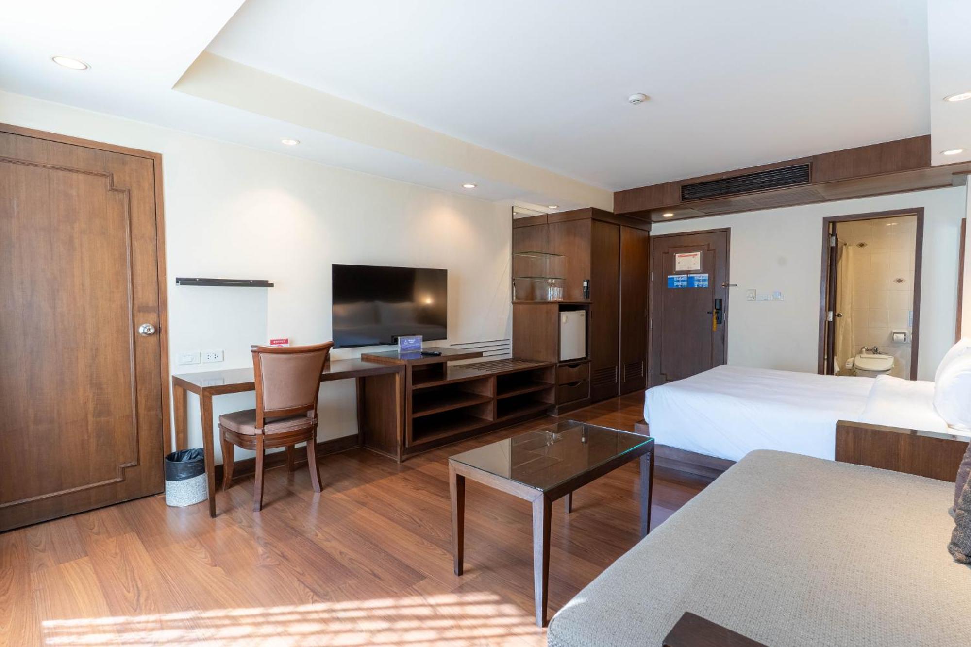 Hotel Journeyhub Sukhumvit 26, - Formely St Bangkok