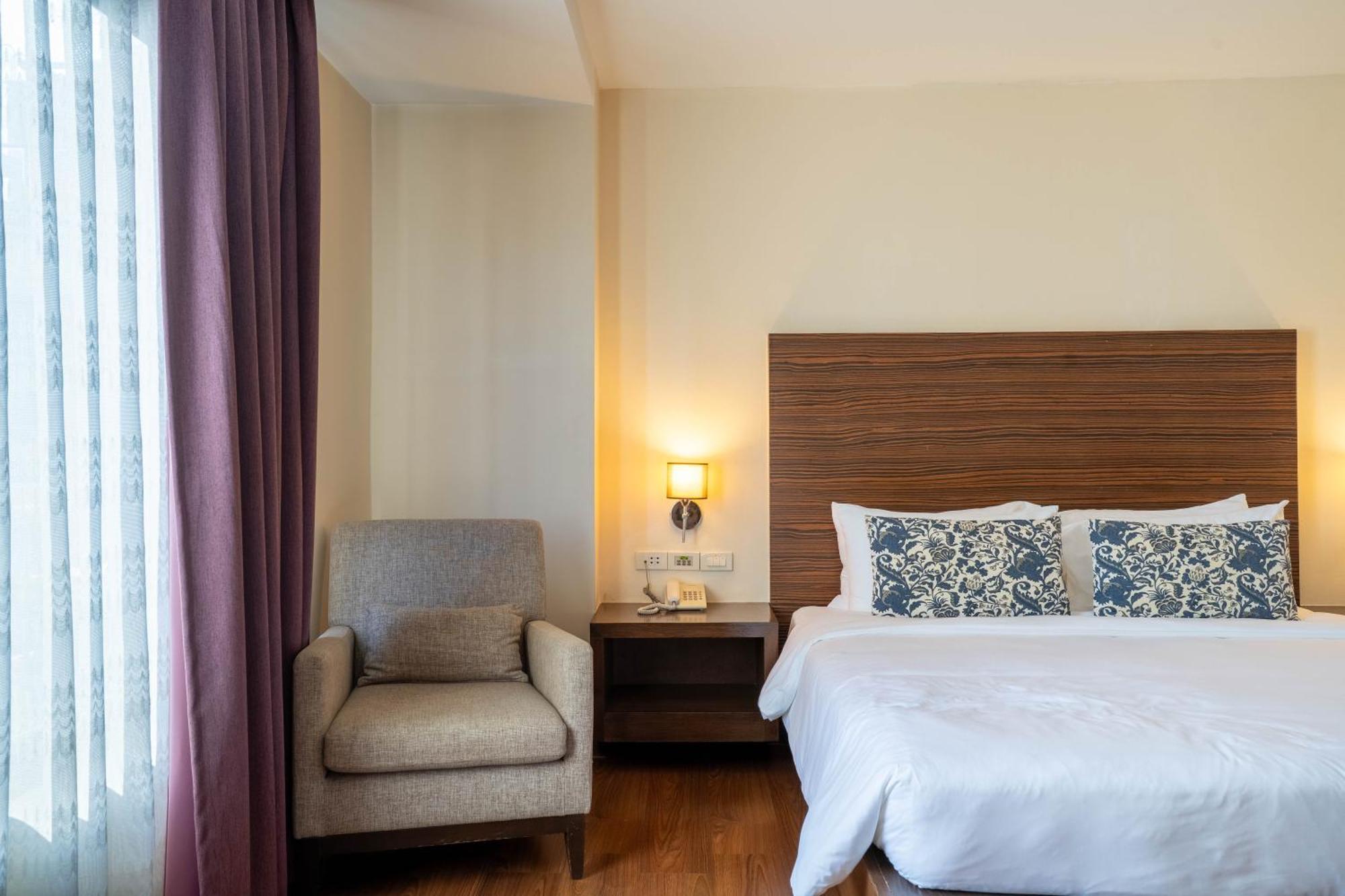 Journeyhub Sukhumvit 26, - Formely St 4*
