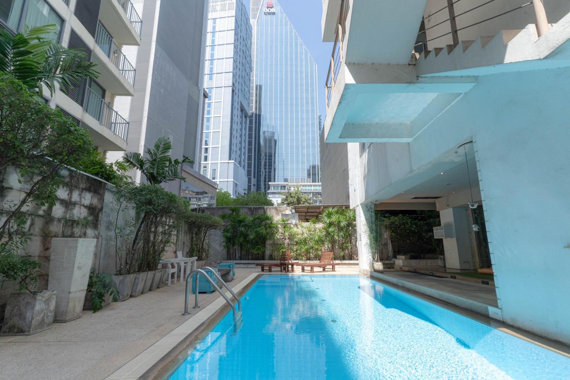 Hotel Journeyhub Sukhumvit 26, - Formely St 4*