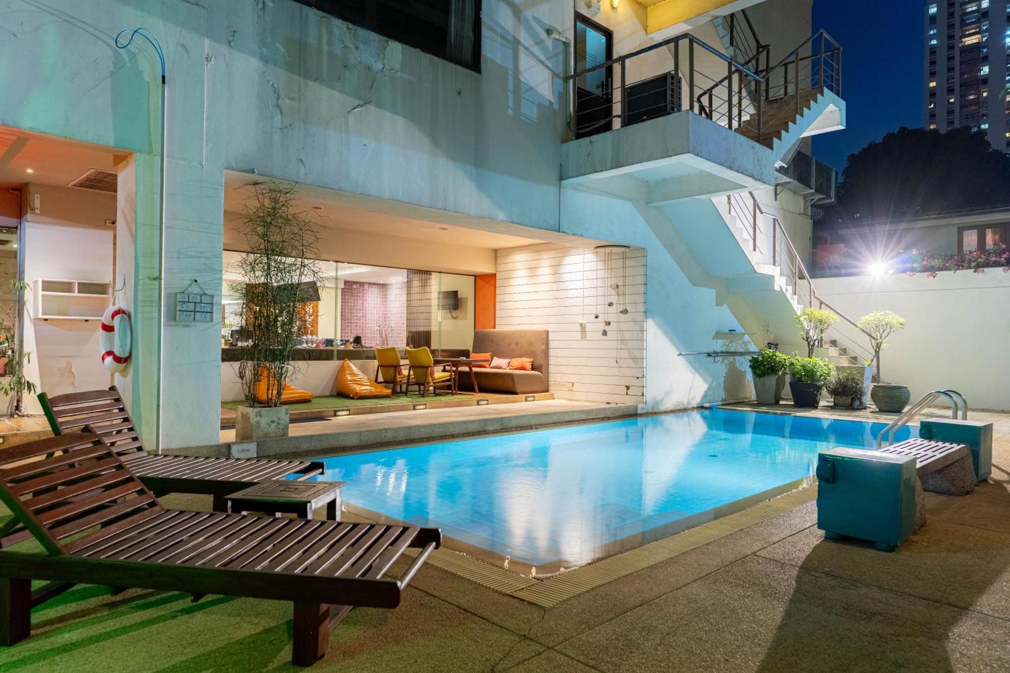 Journeyhub Sukhumvit 26, - Formely St Hotel Bangkok