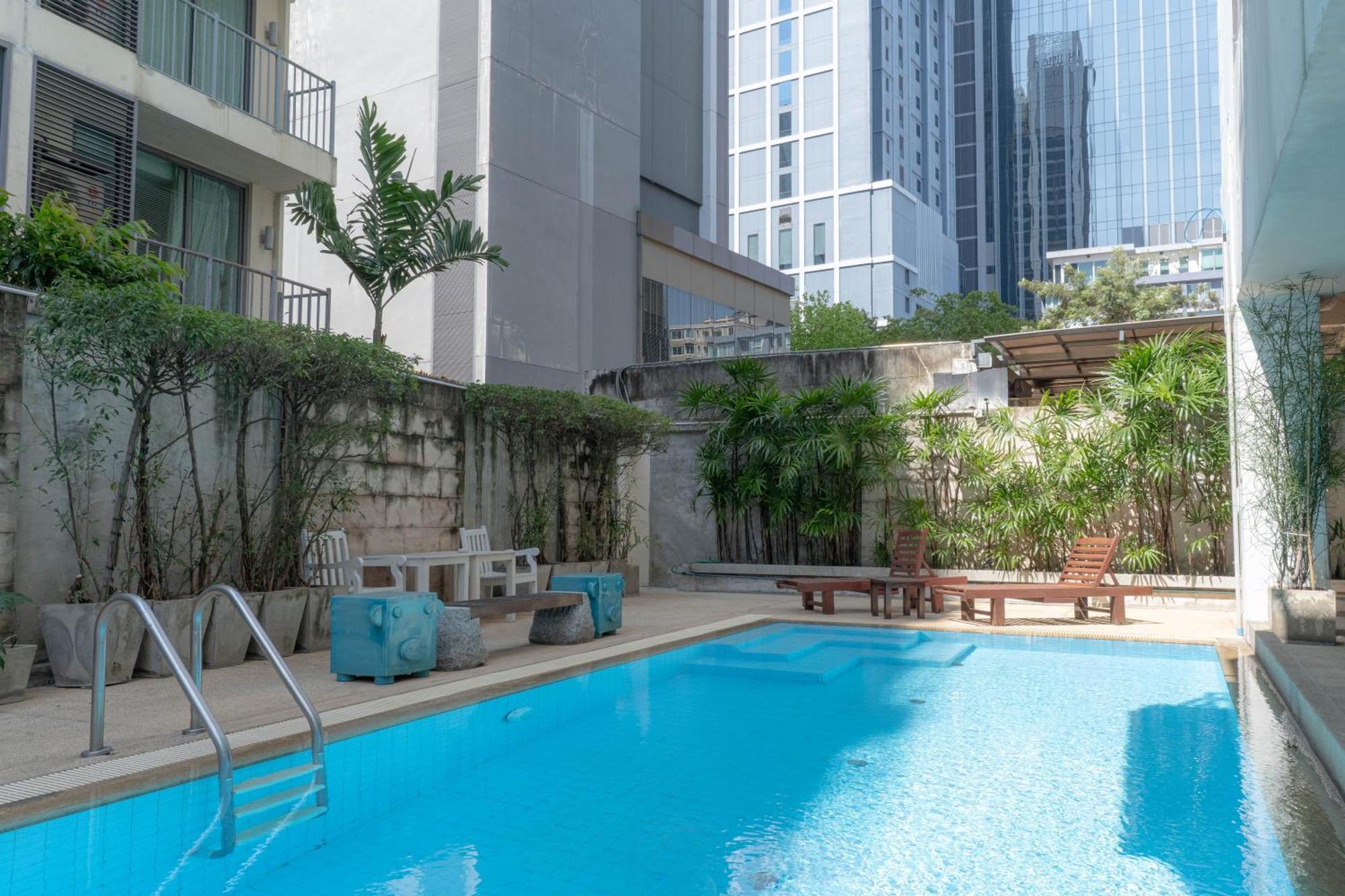 Journeyhub Sukhumvit 26, - Formely St Hotel Bangkok