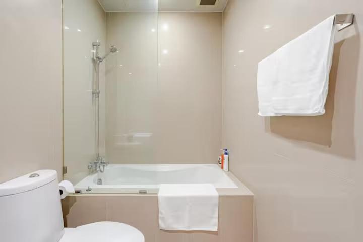 2br Next Phrom Phonybts Sukhumvit Apartment