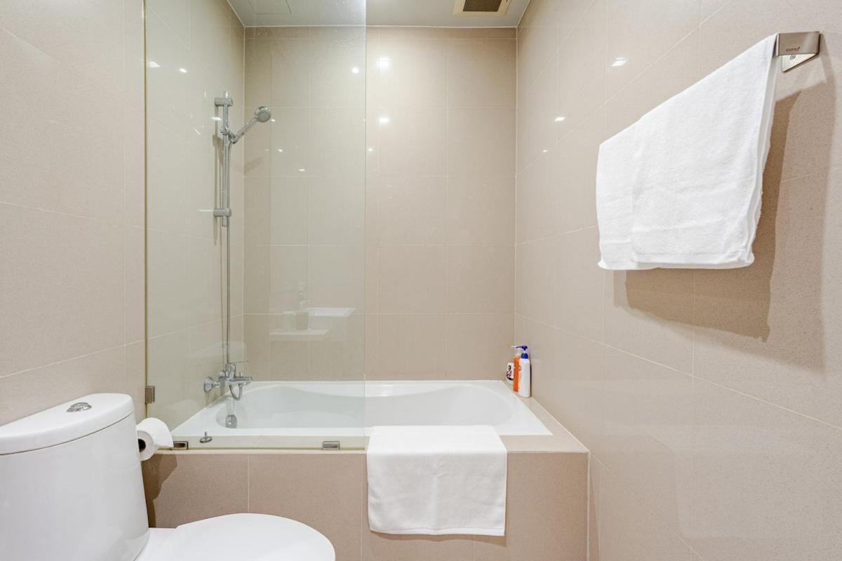 Apartment 2br Next Phrom Phonybts Sukhumvit Bangkok