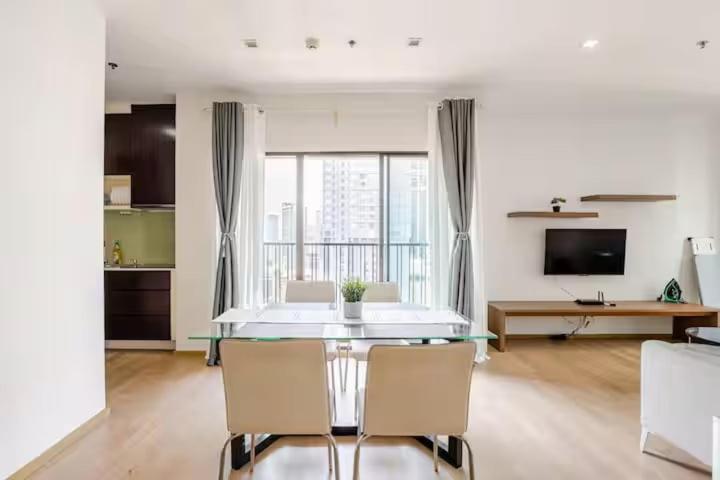 Apartment 2br Next Phrom Phonybts Sukhumvit *