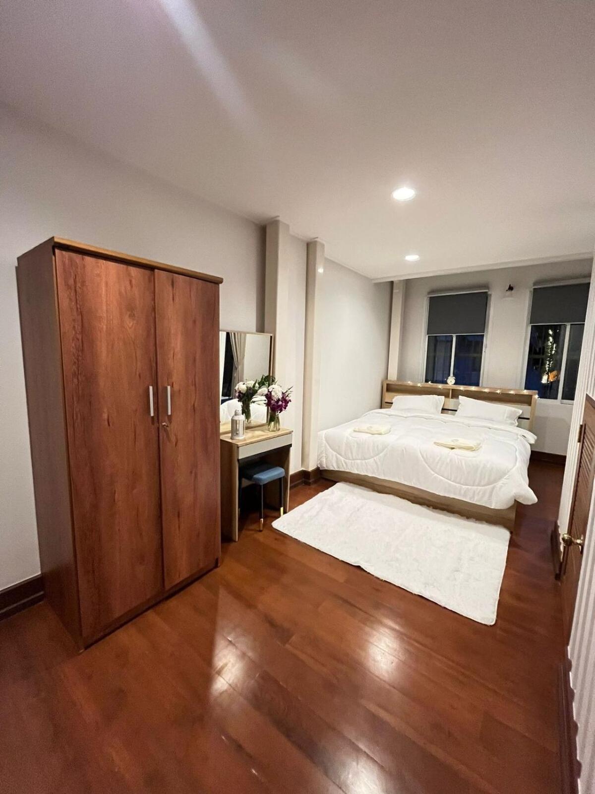 6 Bedroom House In Heart Of Chinatown * Bangkok