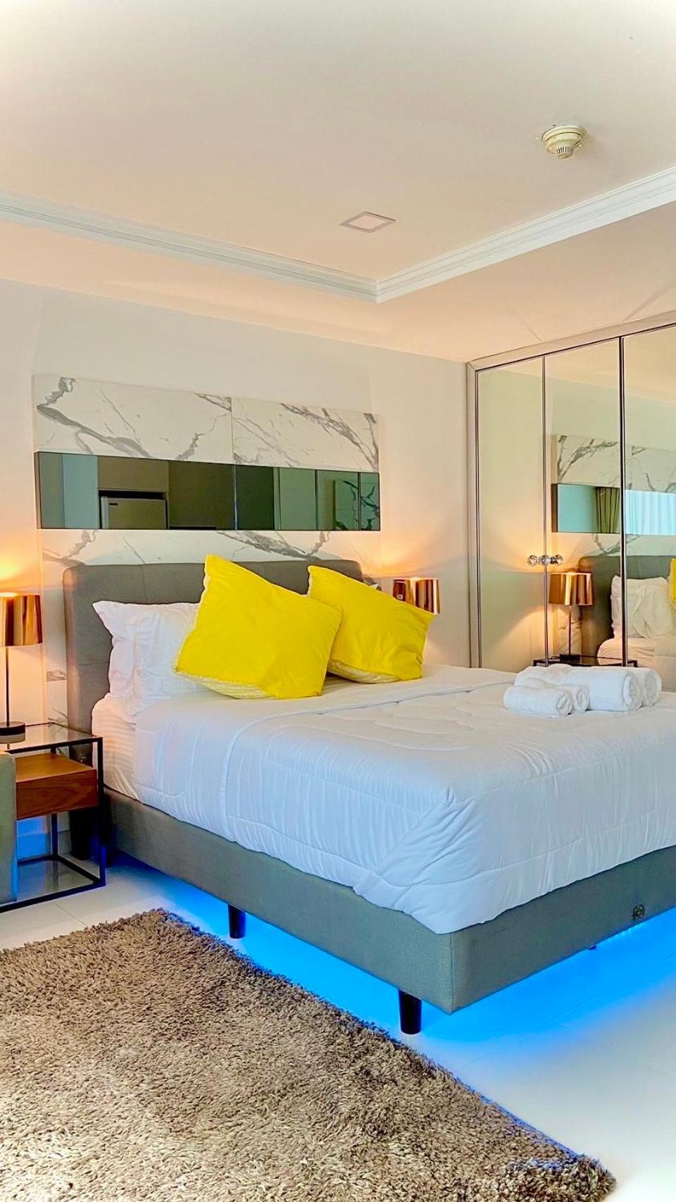 Sukhumvit13 Luxury Apartamento Banguecoque