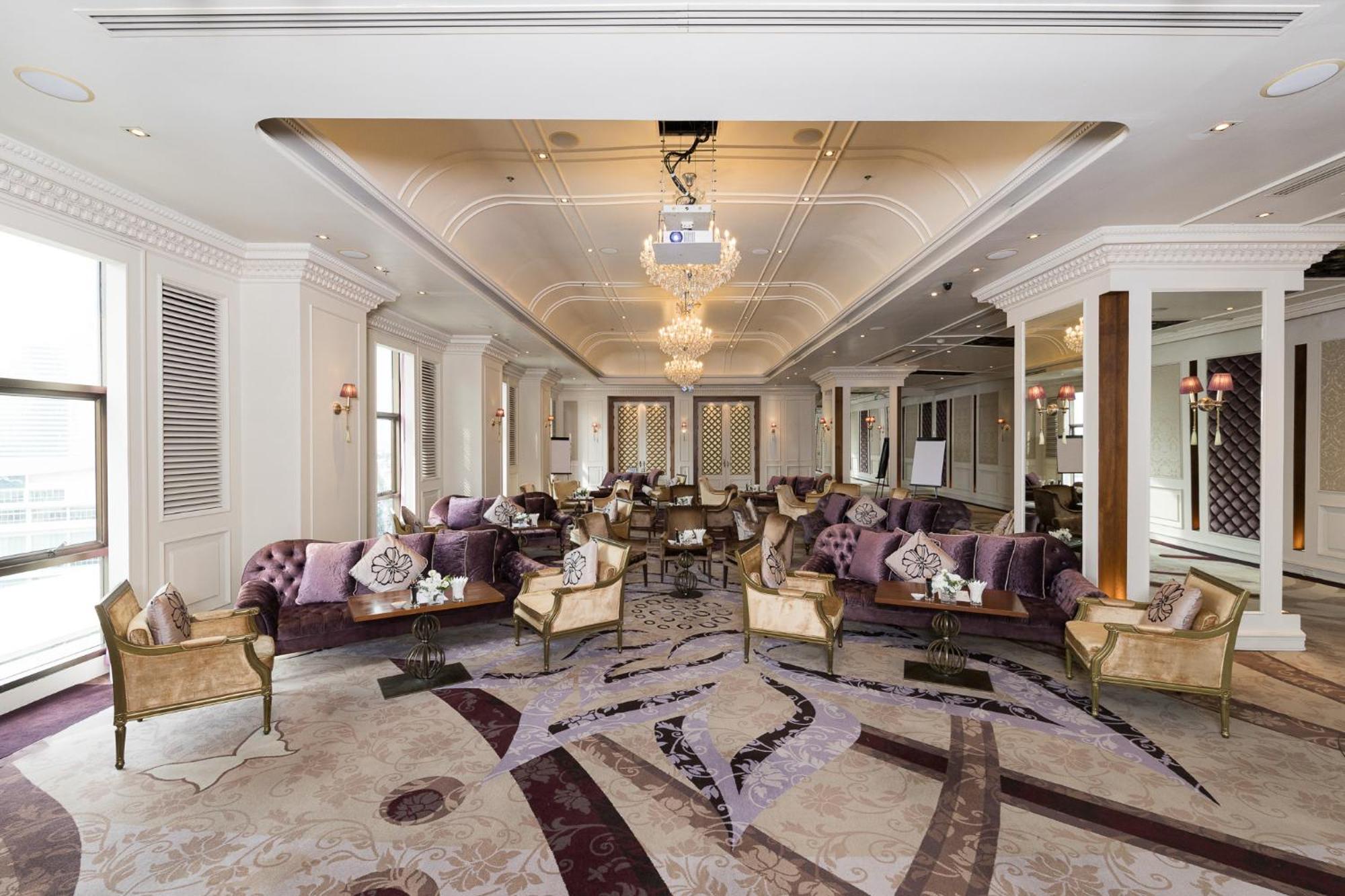 Lebua At State Tower Khách sạn