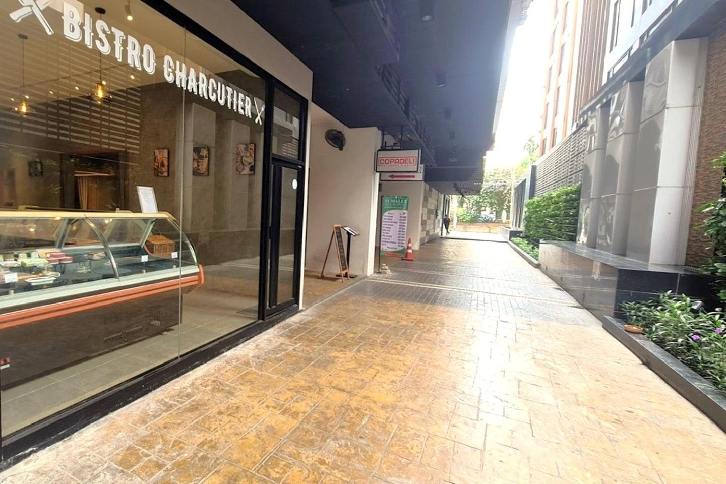Apartment In Heart Of