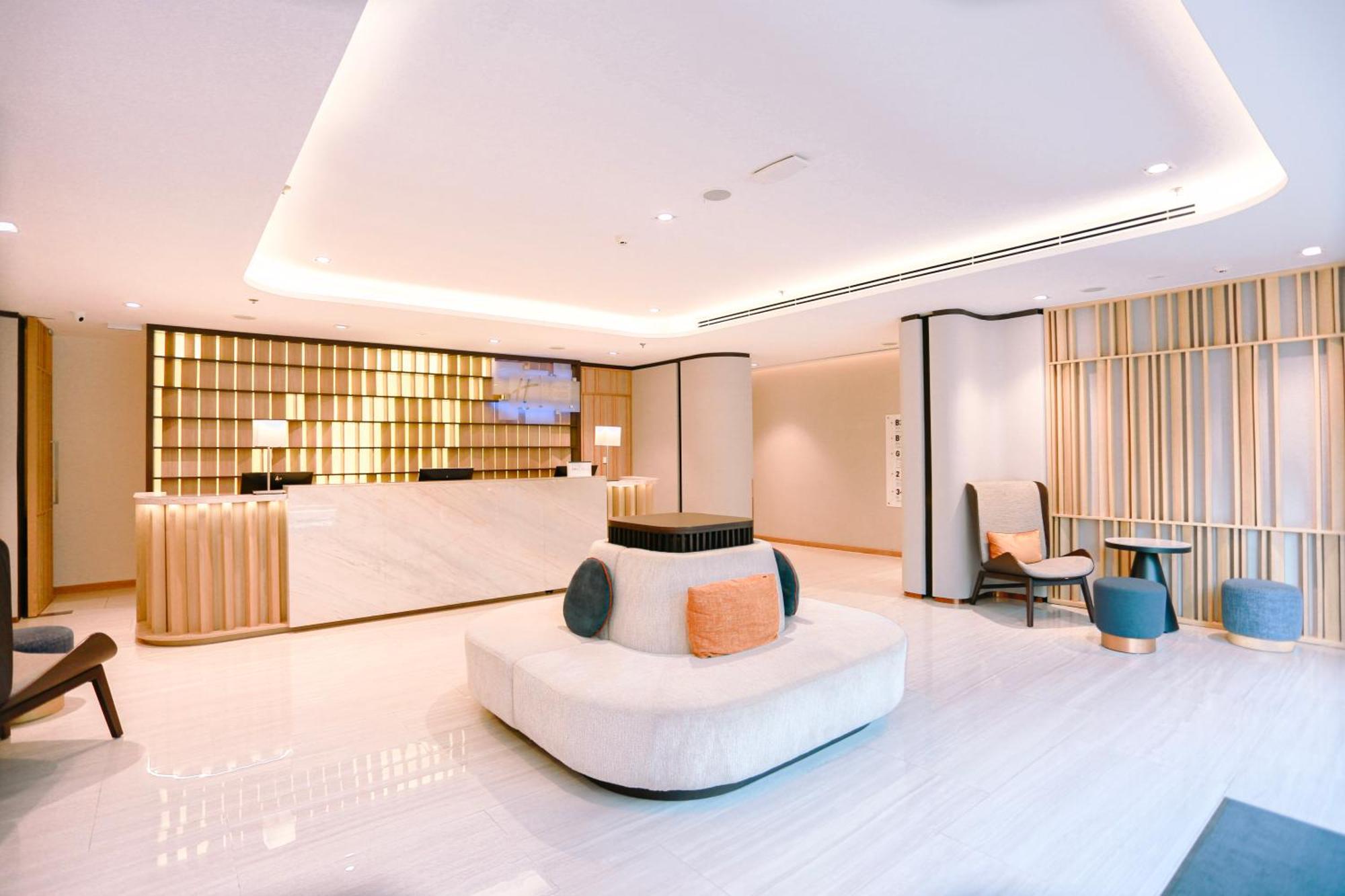 Hotel Express & Pier By Ihg 4*
