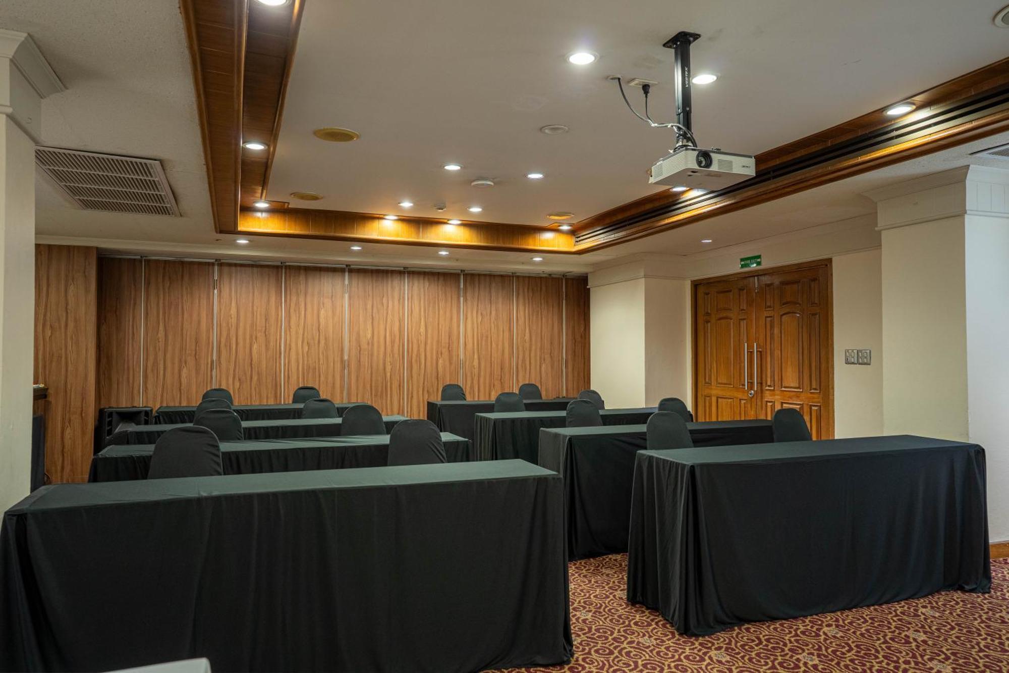 Journeyhub Sukhumvit 26, - Formely St Hotel 4*