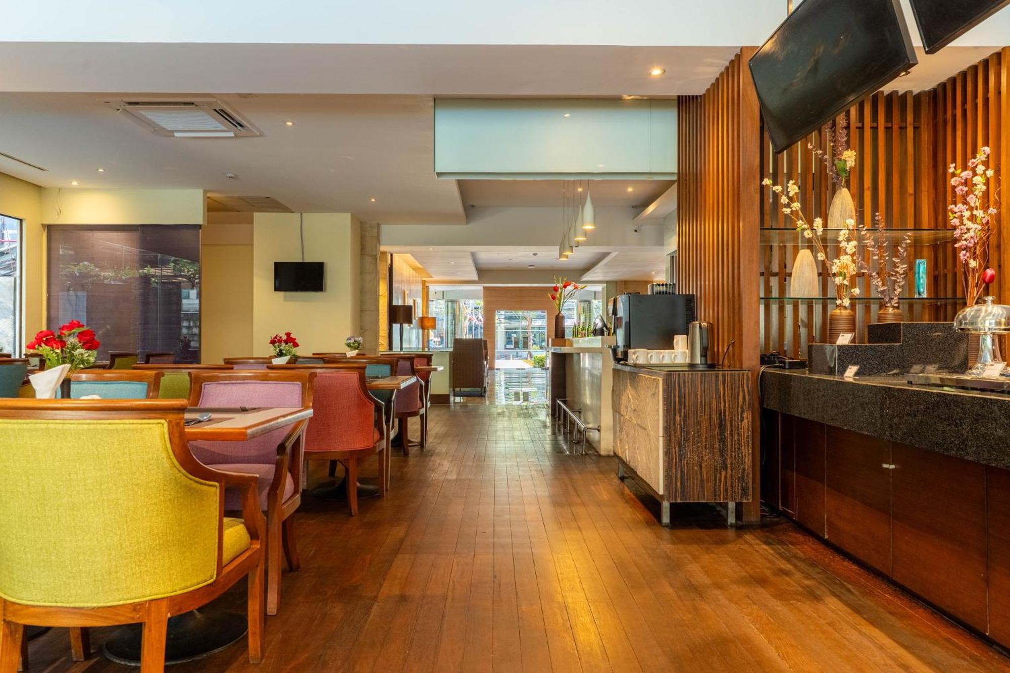 Journeyhub Sukhumvit 26, - Formely St