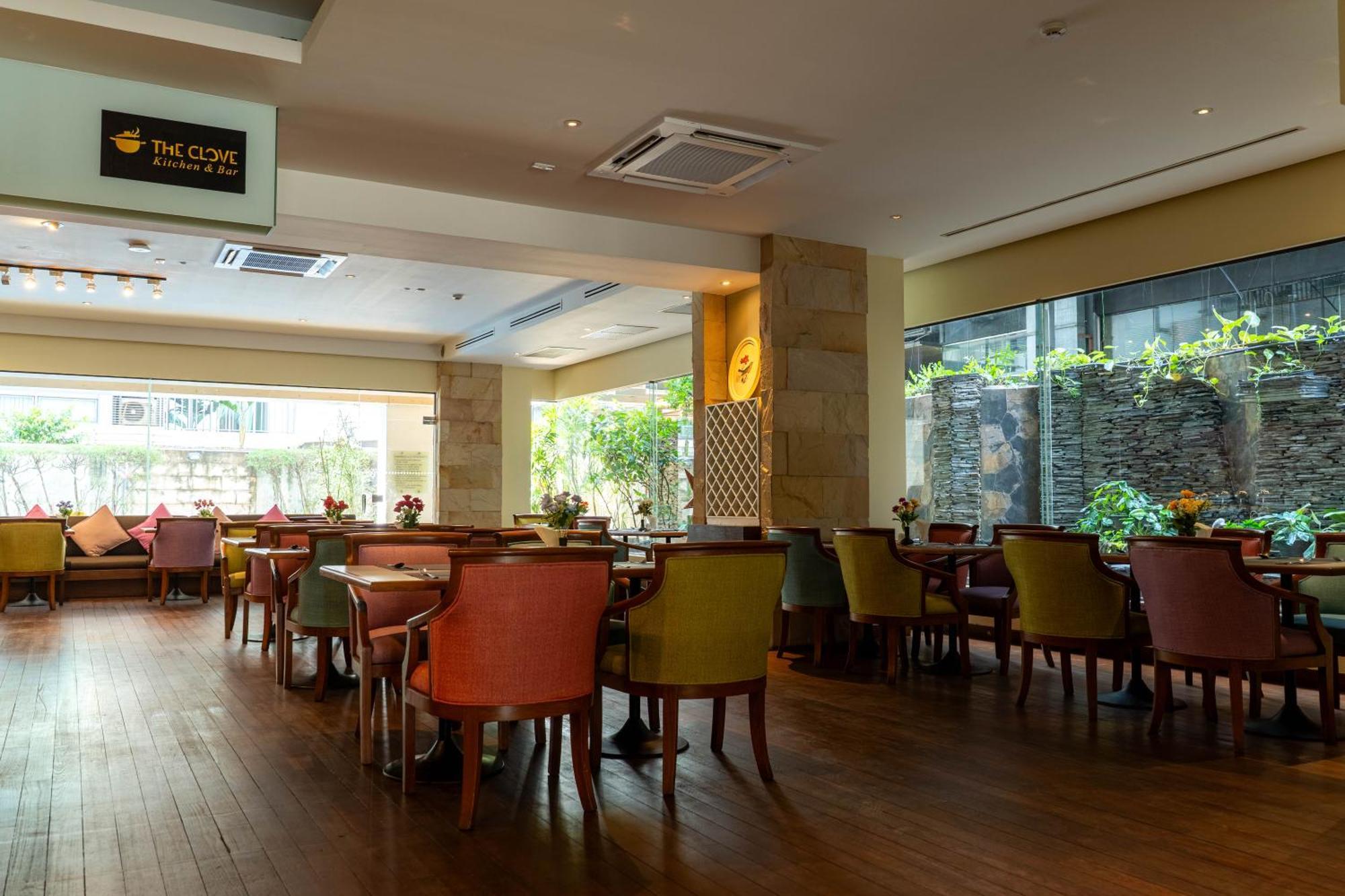 Hotel Journeyhub Sukhumvit 26, - Formely St Bangkok