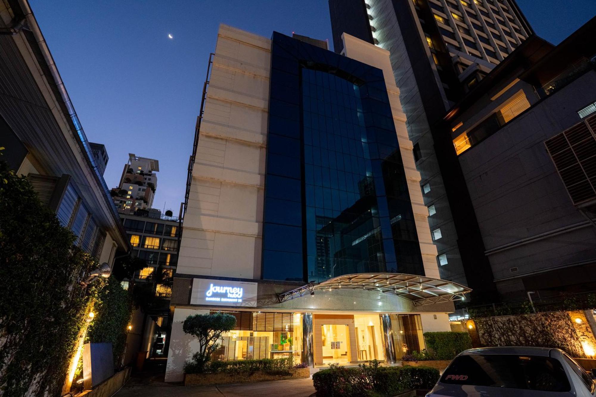 Hotel Journeyhub Sukhumvit 26, - Formely St