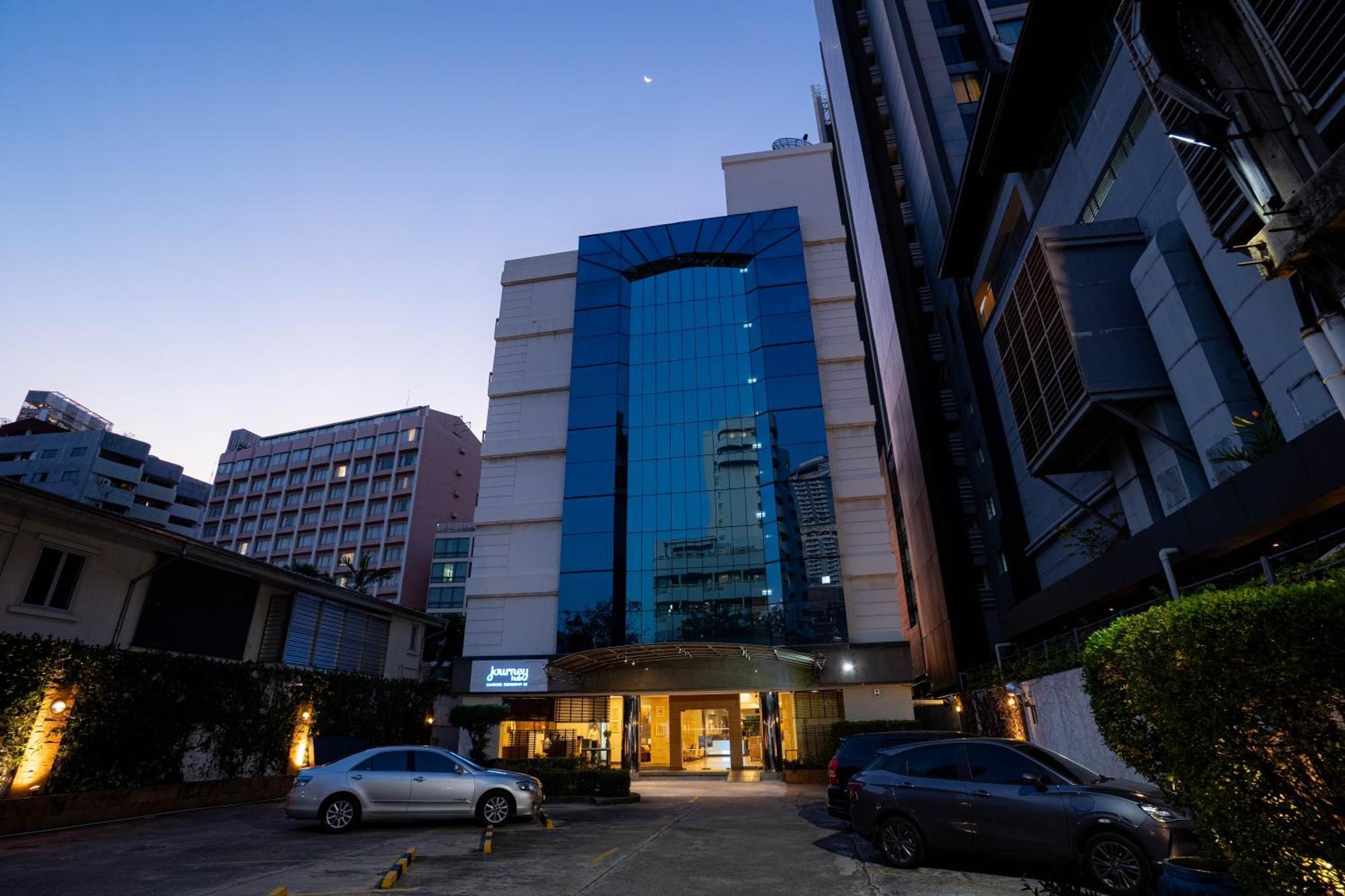 Hotel Journeyhub Sukhumvit 26, - Formely St