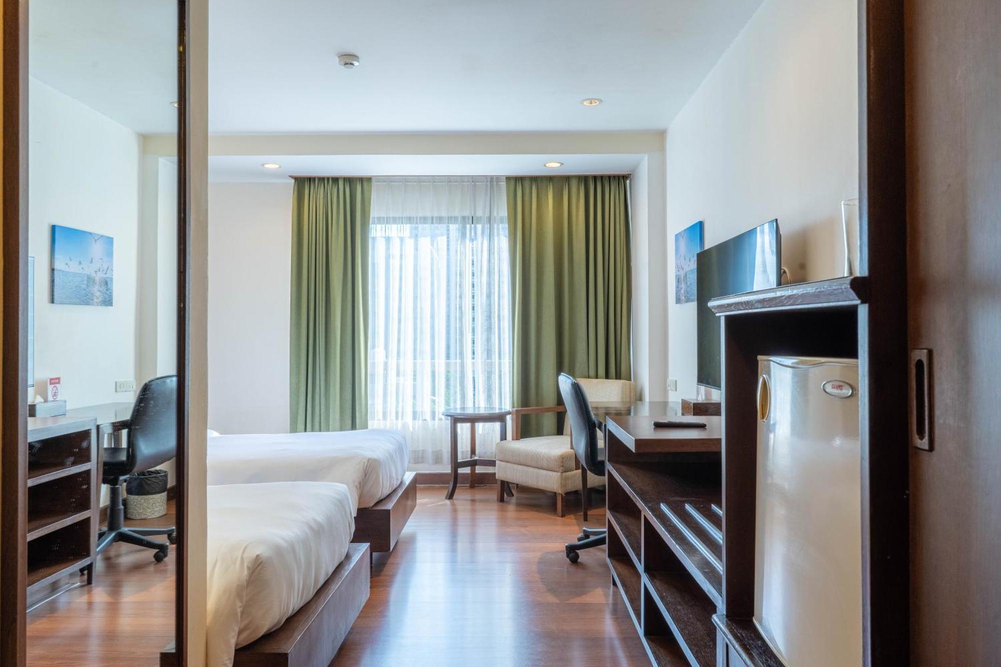 Journeyhub Sukhumvit 26, - Formely St 4*