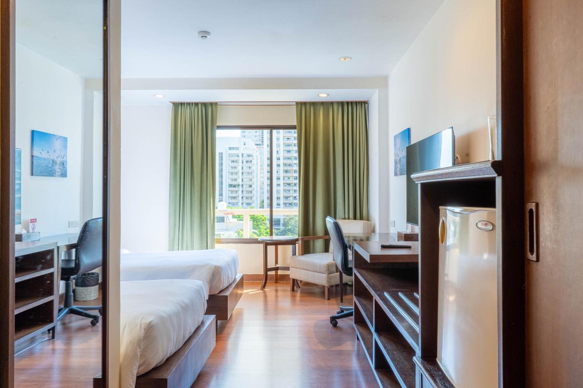 Journeyhub Sukhumvit 26, - Formely St