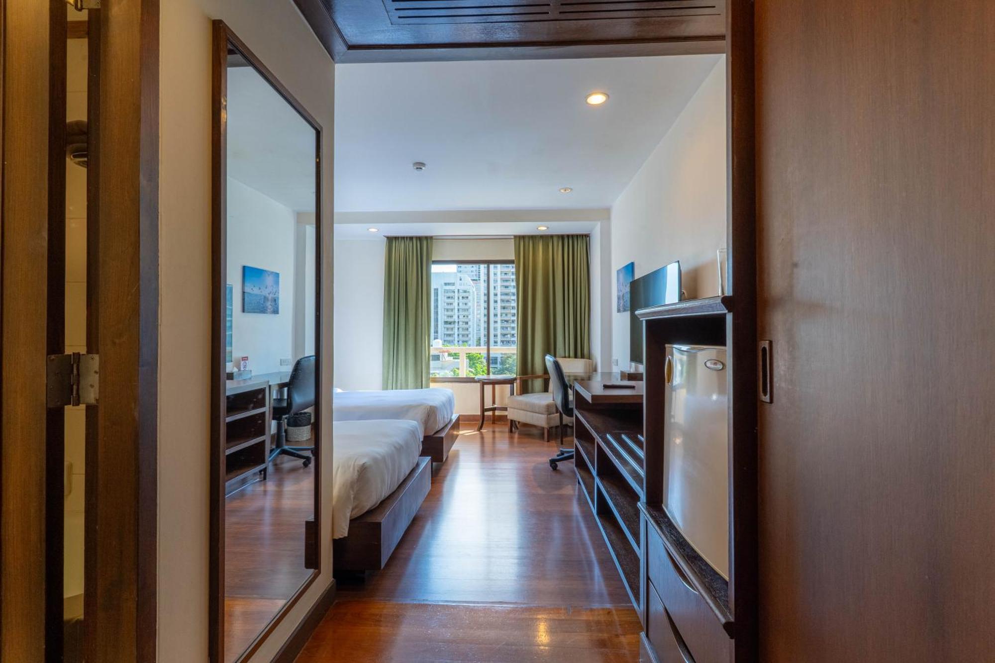 Journeyhub Sukhumvit 26, - Formely St