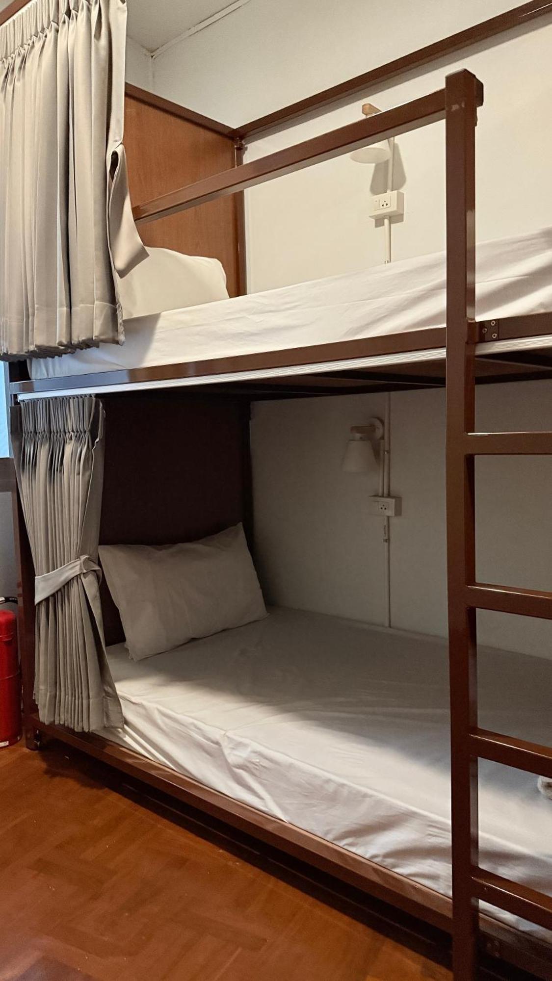 Hostel Delight At Khao San