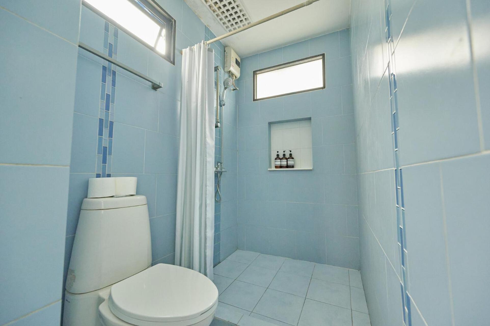 Low-rise House For Groups Near Bts & Emdistrict For Spacious Cozy Holiday home Bangkok