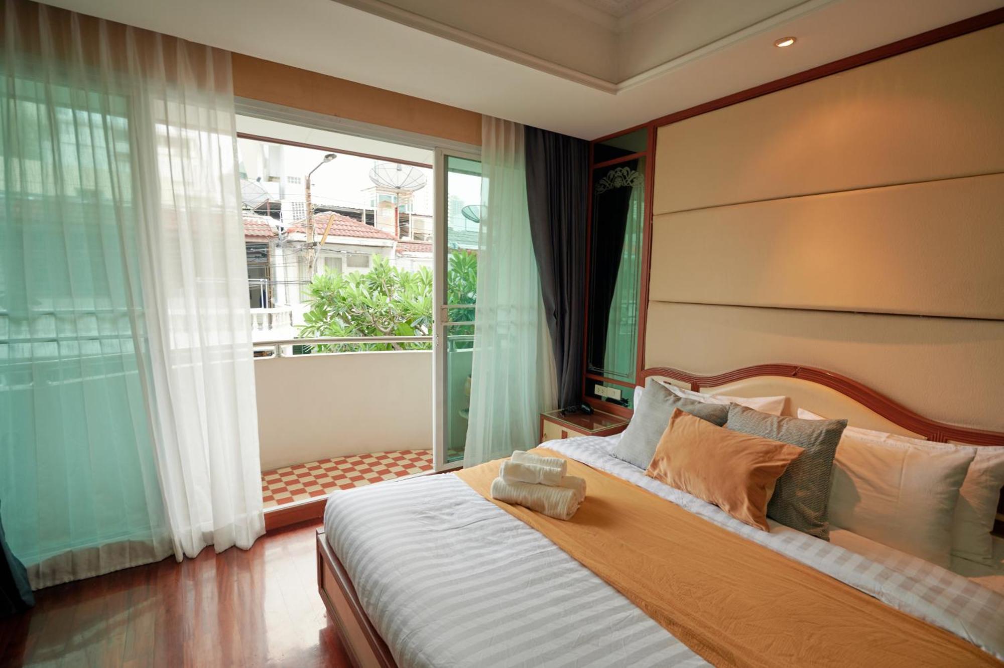 Low-rise House For Groups Near Bts & Emdistrict For Spacious Cozy Bangkok