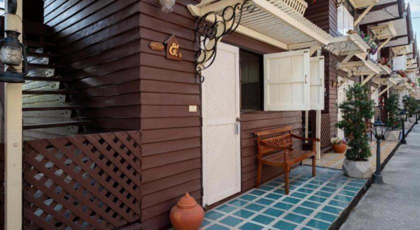 Bangphlat Resort 3*