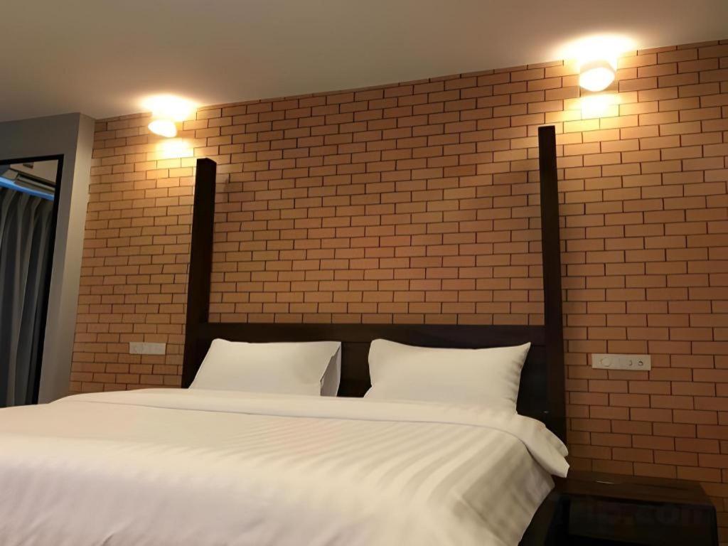 Letana Samuprakarn Hotell 3*