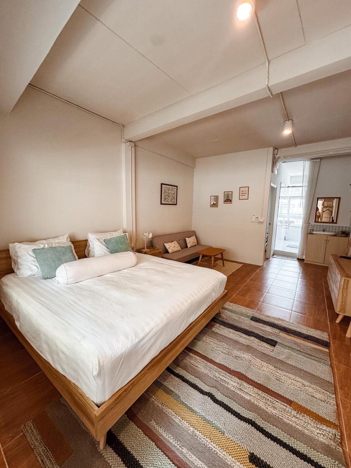 Spacious Relaxing Townhouse With Rooftop In Ekamai