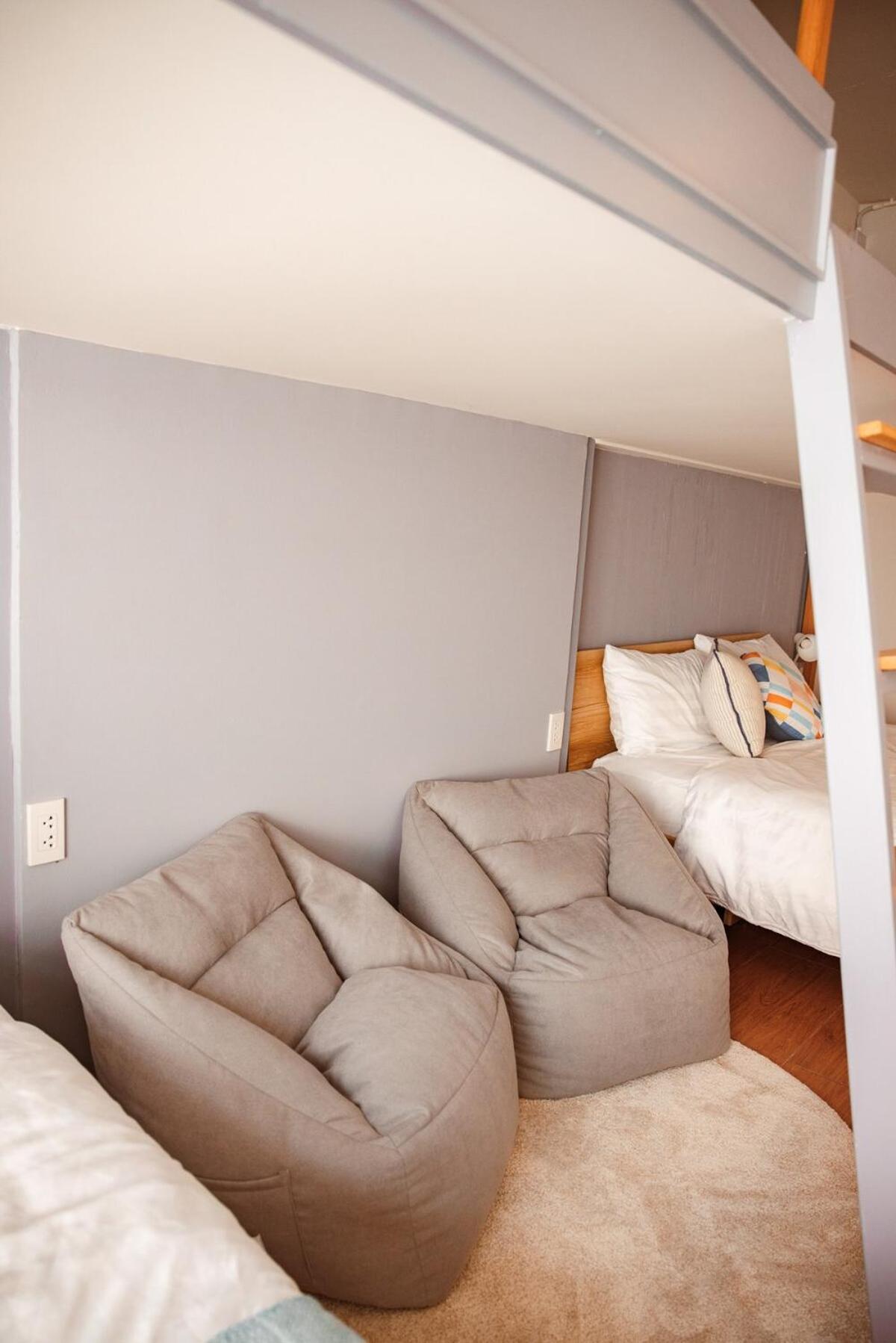 Spacious Relaxing Townhouse With Rooftop In Ekamai Casa vacanze *