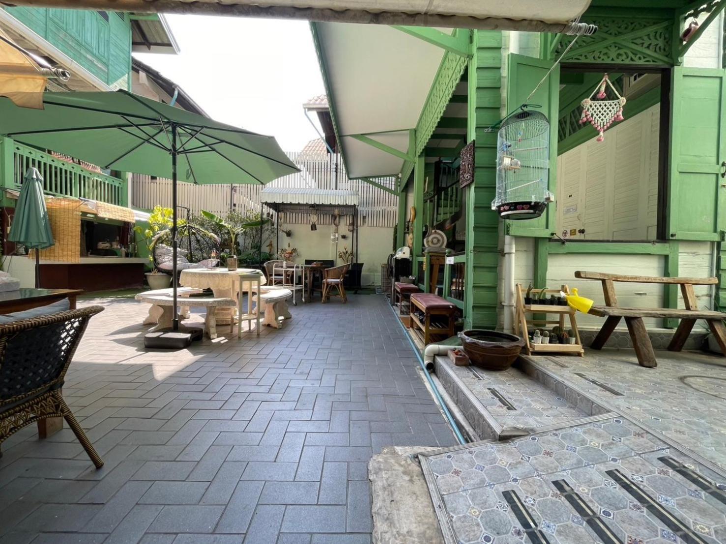 Rumah tetamu Teak House Bangkok