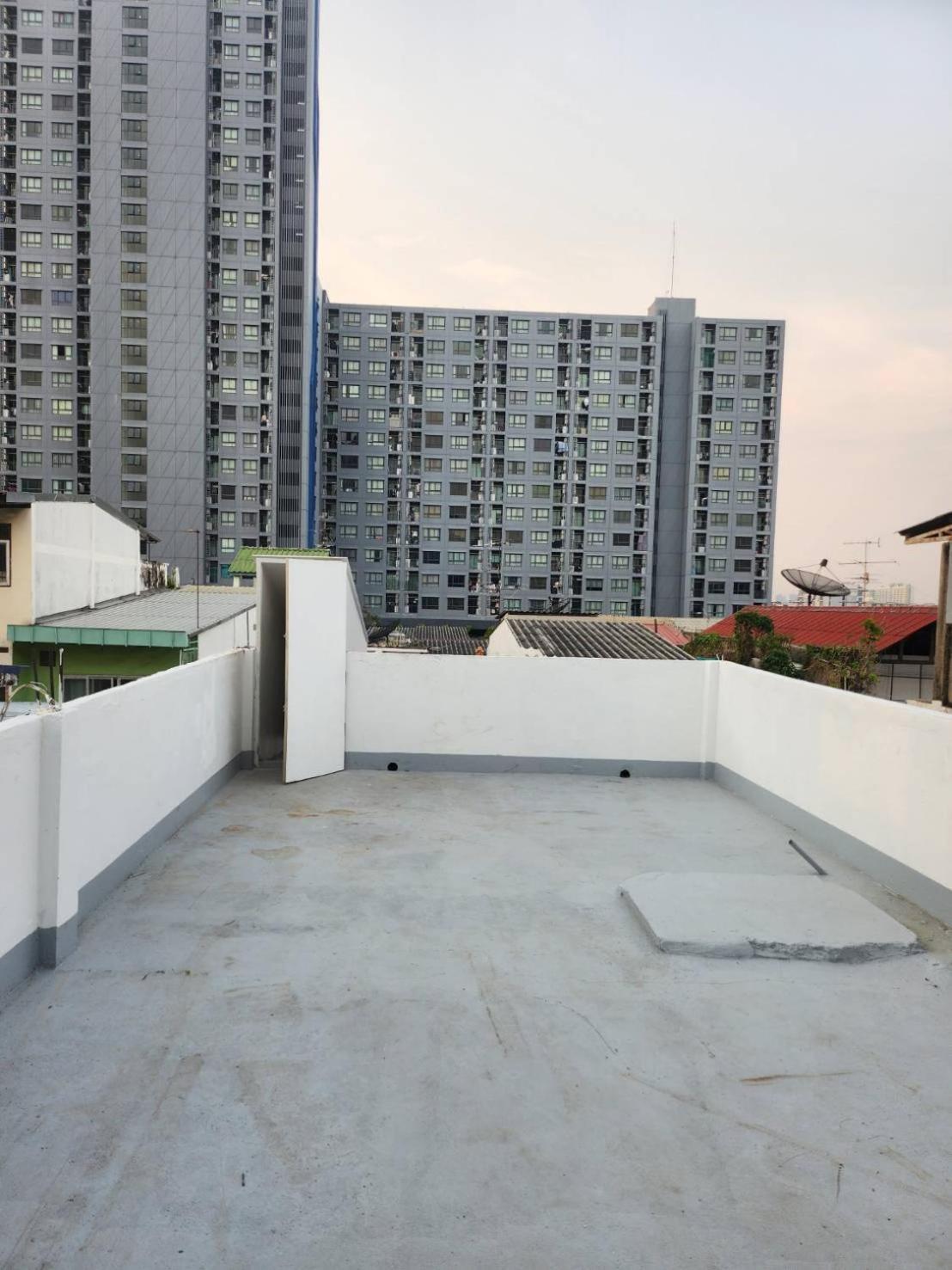 A Townhouse 100m From Bts Bangchak * Bangkok