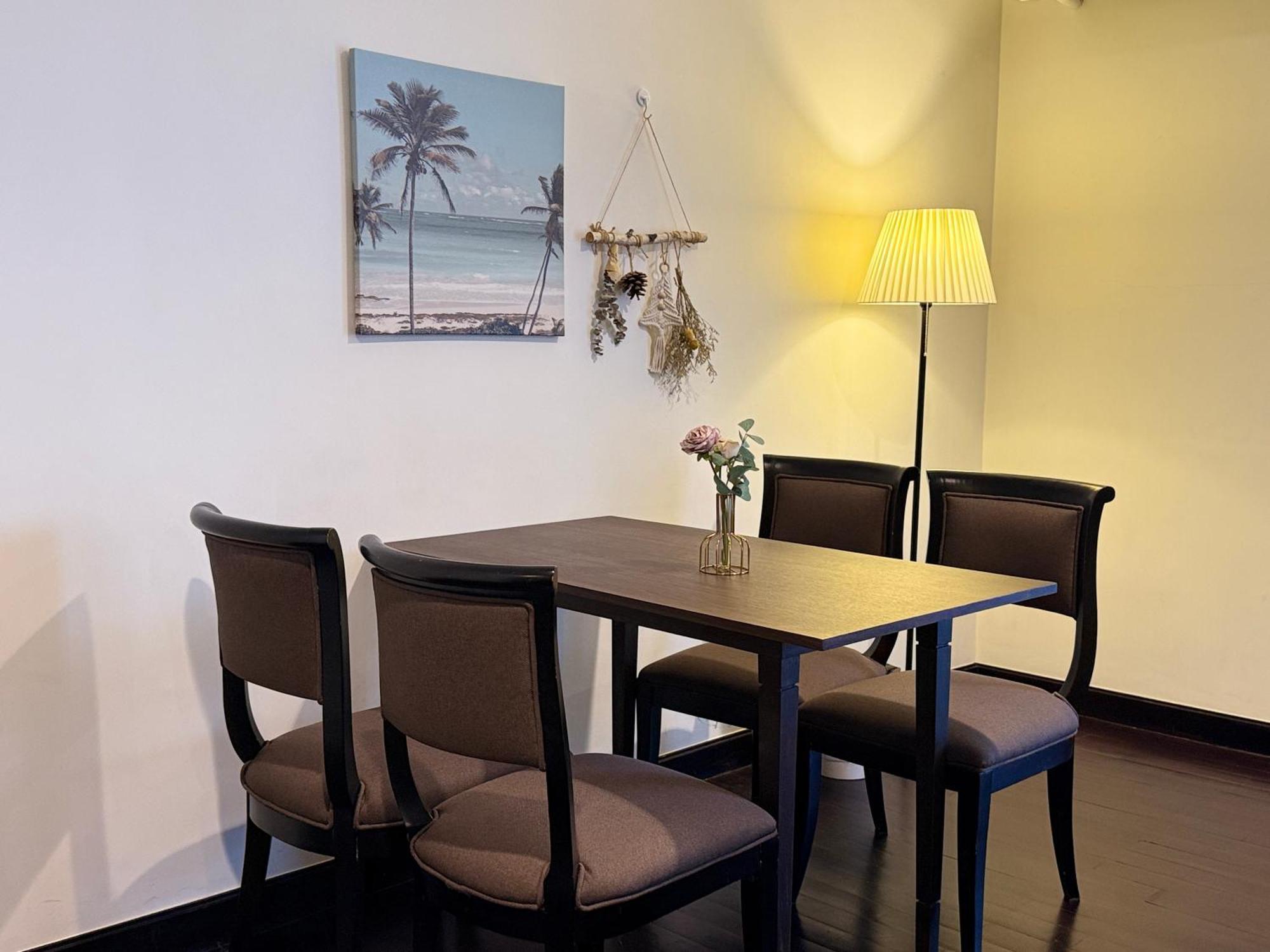 Spacious Sukhumvit Ment Near Emsphere Bts Phrom Phong Apartment Bangkok