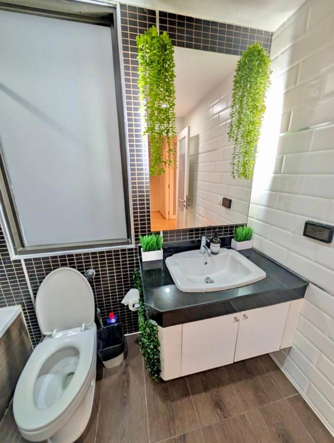Apartment Spacious And Renovated 1-bedroom 100m To Nana Bts - 55 Sqm Bangkok
