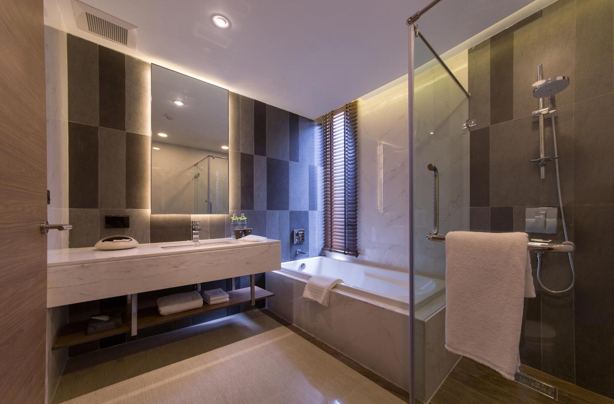 Lit Hotel