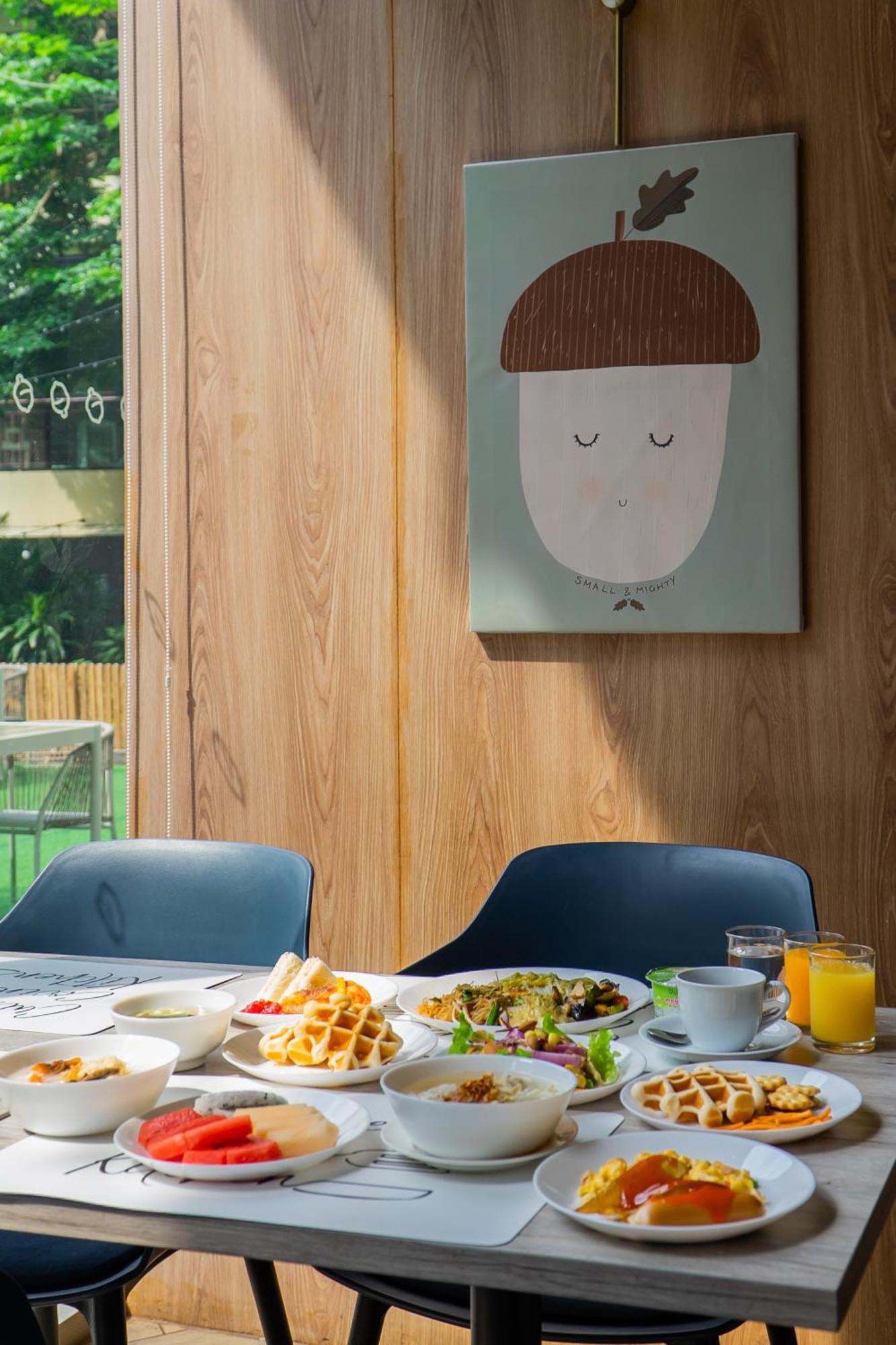 Oakwood Khách sạn 5*