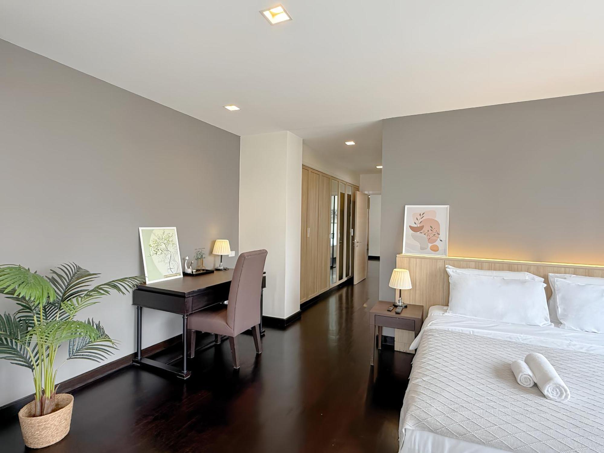 Spacious Sukhumvit Ment Near Emsphere Bts Phrom Phong