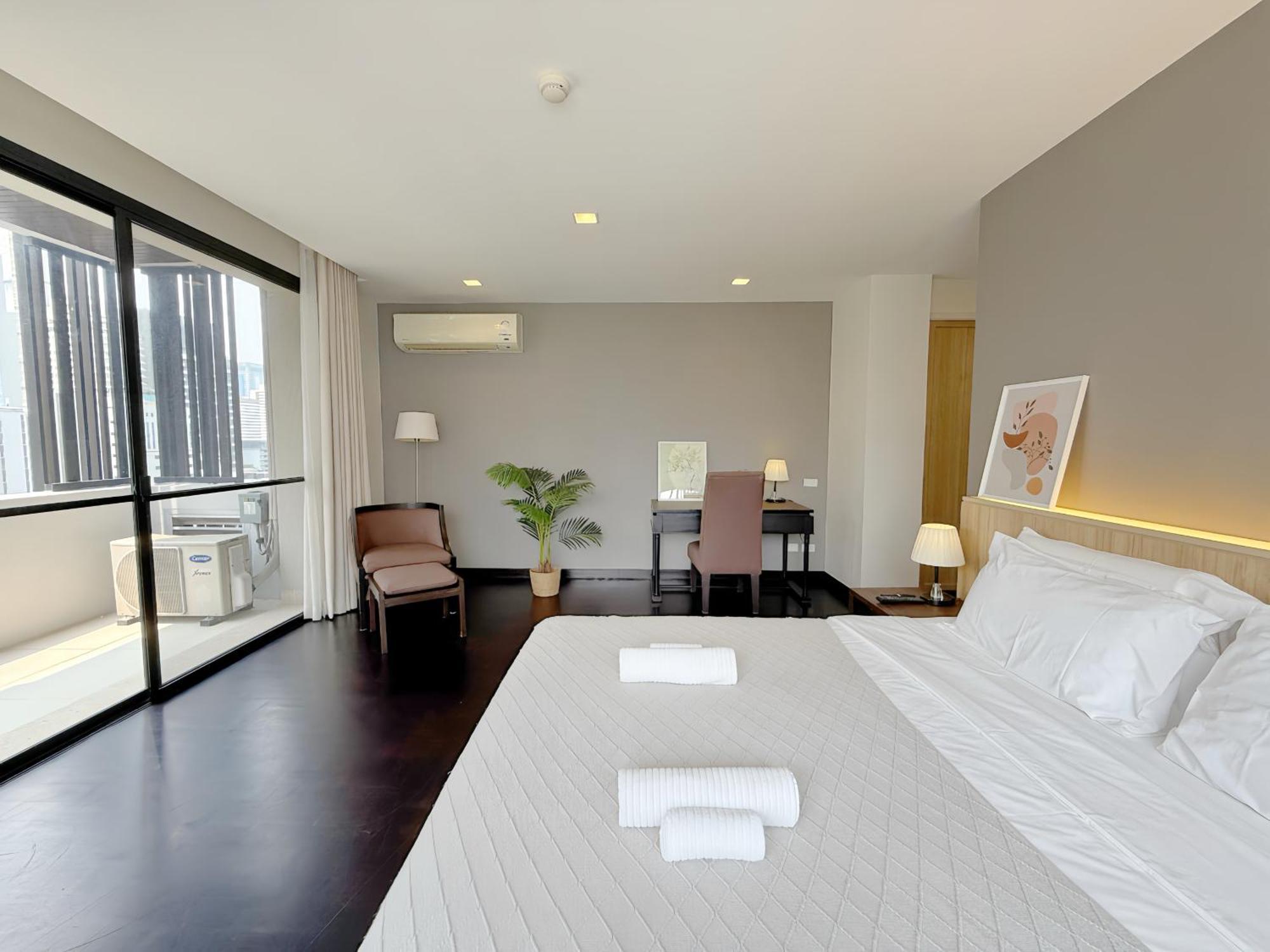 Spacious Sukhumvit Ment Near Emsphere Bts Phrom Phong Bangkok