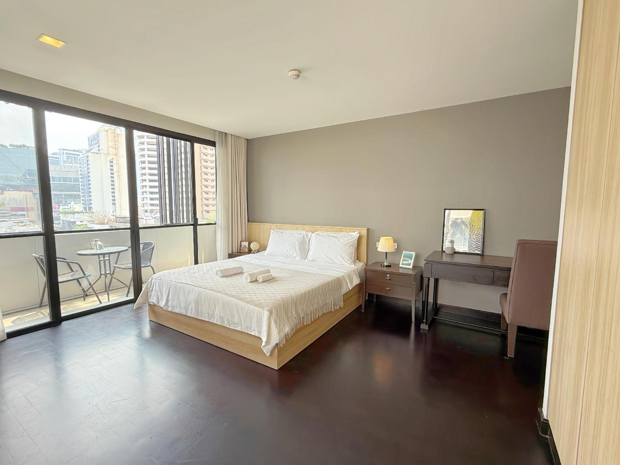 Apartment Spacious Sukhumvit Ment Near Emsphere Bts Phrom Phong Bangkok