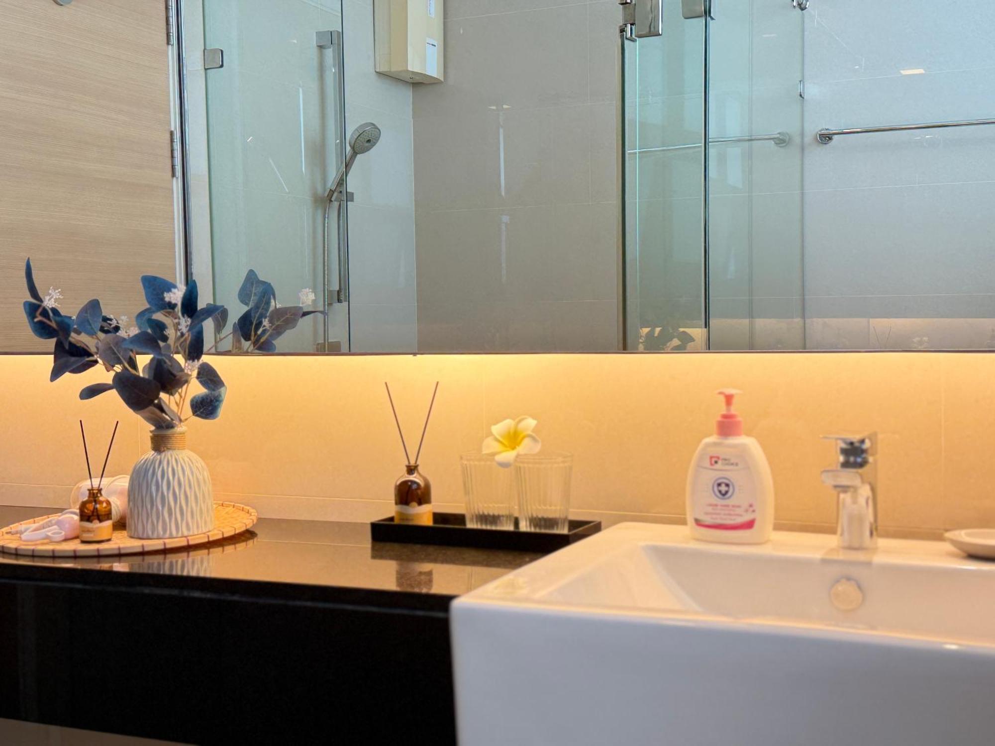 Apartment Spacious Sukhumvit Ment Near Emsphere Bts Phrom Phong Bangkok