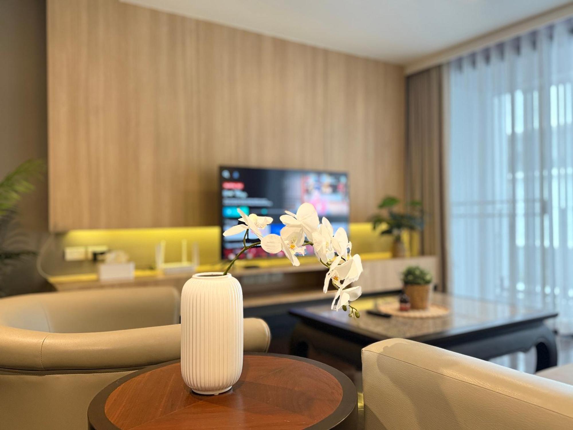Spacious Sukhumvit Ment Near Emsphere Bts Phrom Phong Bangkok