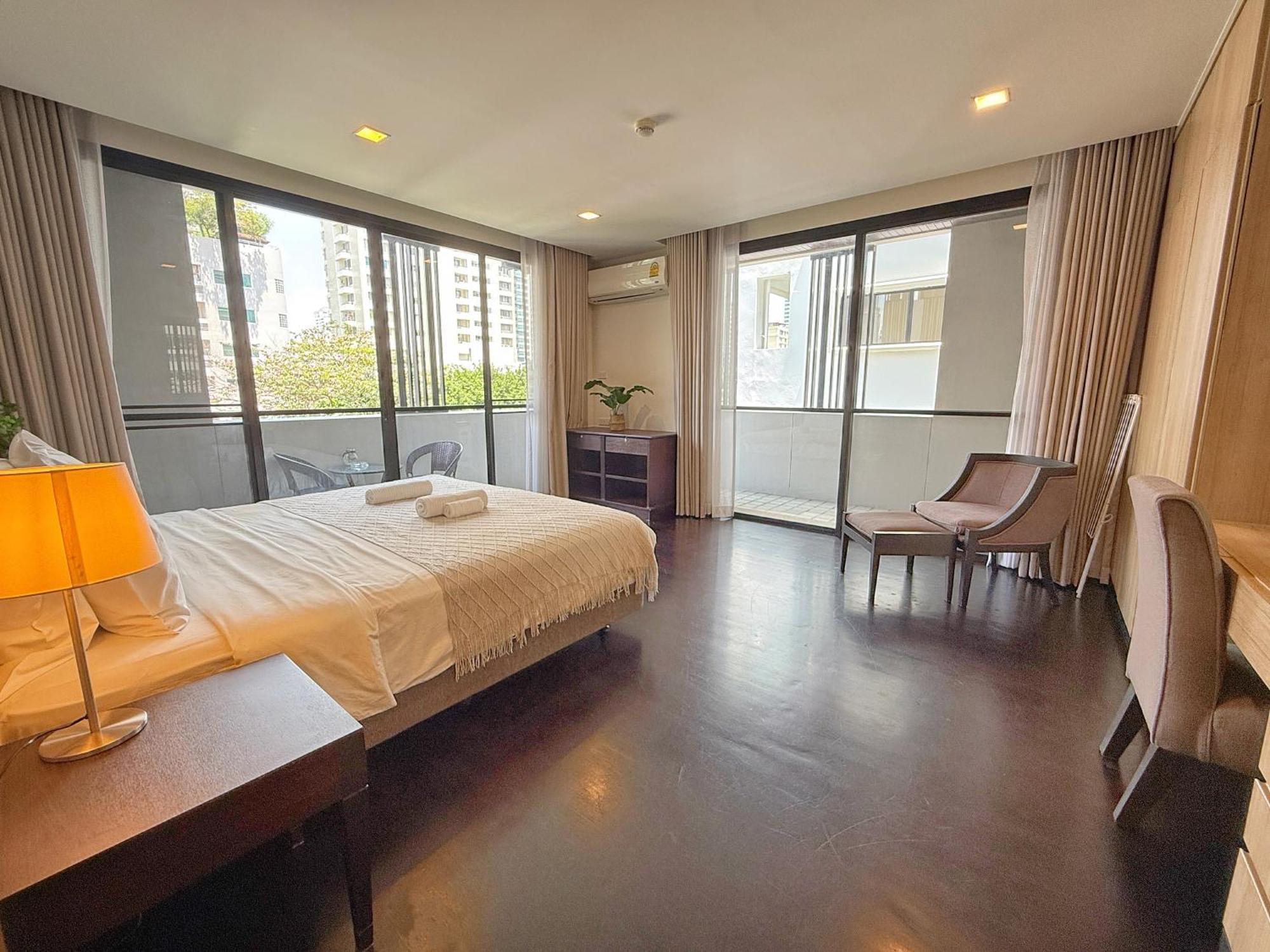 Apartment Spacious Sukhumvit Ment Near Emsphere Bts Phrom Phong Bangkok