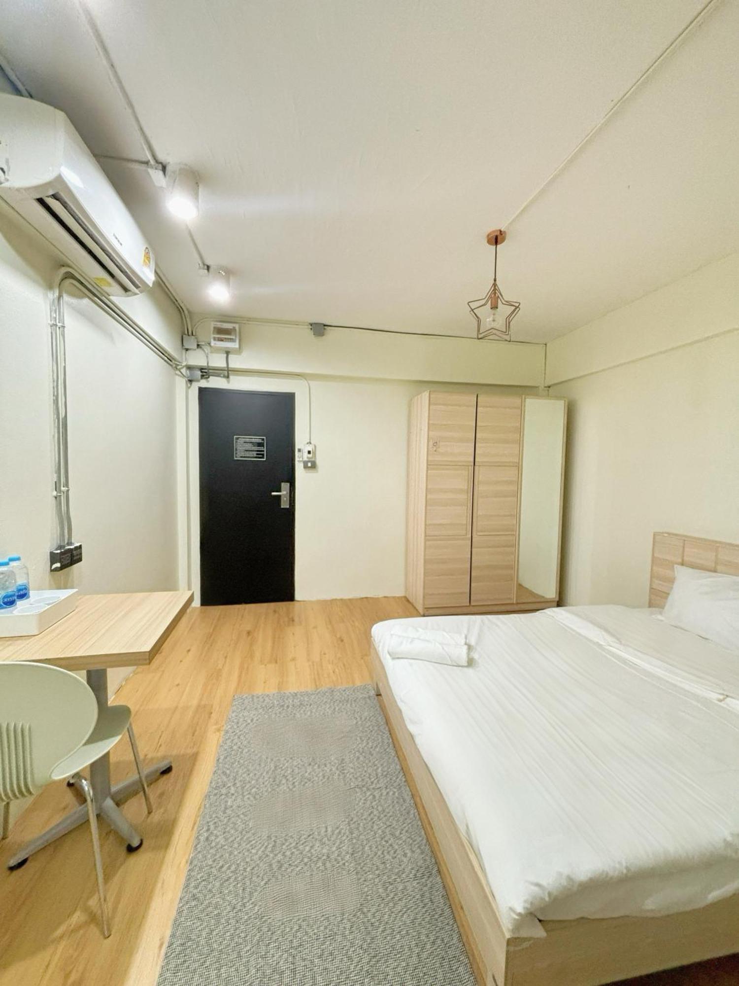 Teatel Ratchada Hotel *