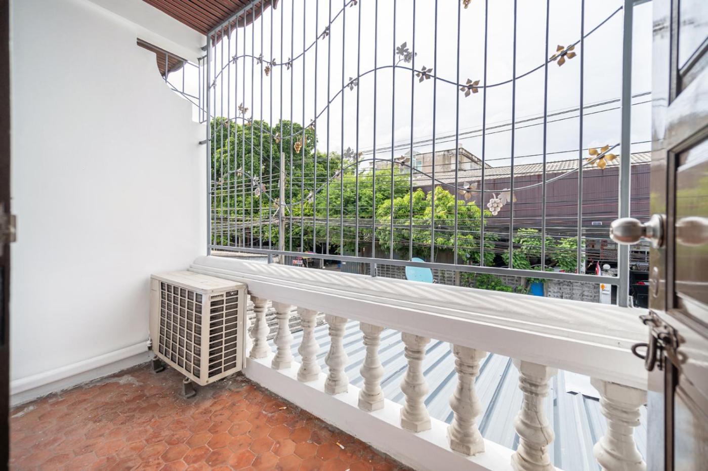 Miq Hk16-3br Ratchada-huaykwang Mrt With Pool Table Near Jodd Fair Bangkok