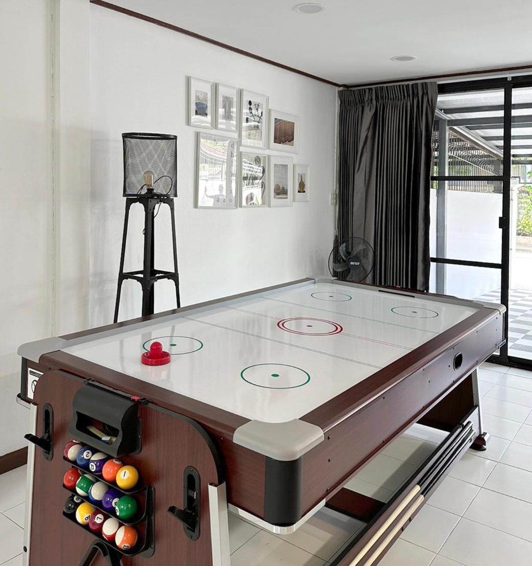 Miq Hk16-3br Ratchada-huaykwang Mrt With Pool Table Near Jodd Fair Villa Bangkok