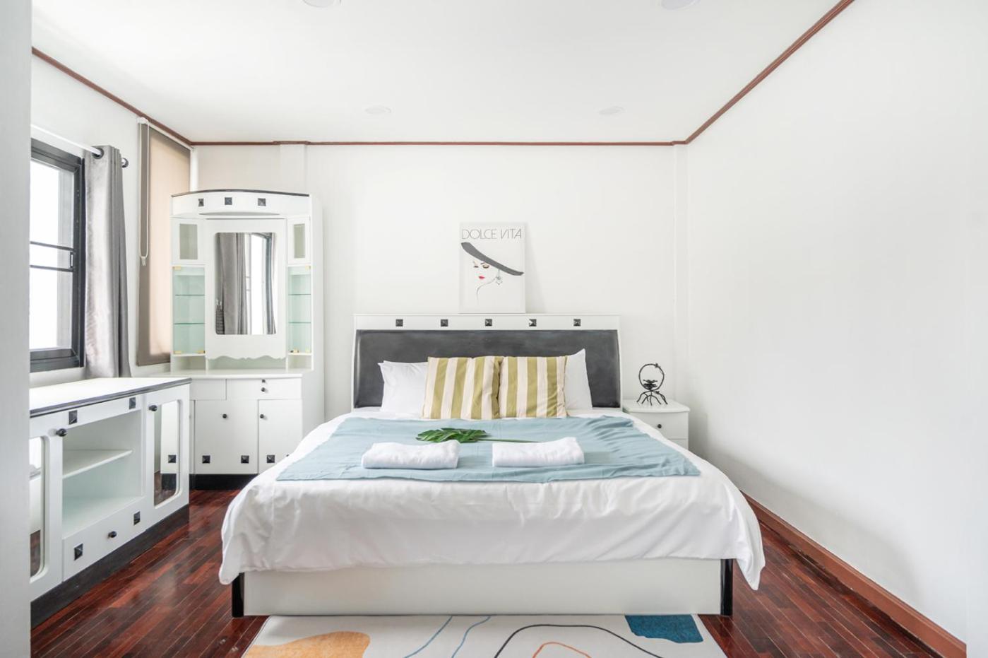 Miq Hk16-3br Ratchada-huaykwang Mrt With Pool Table Near Jodd Fair Villa