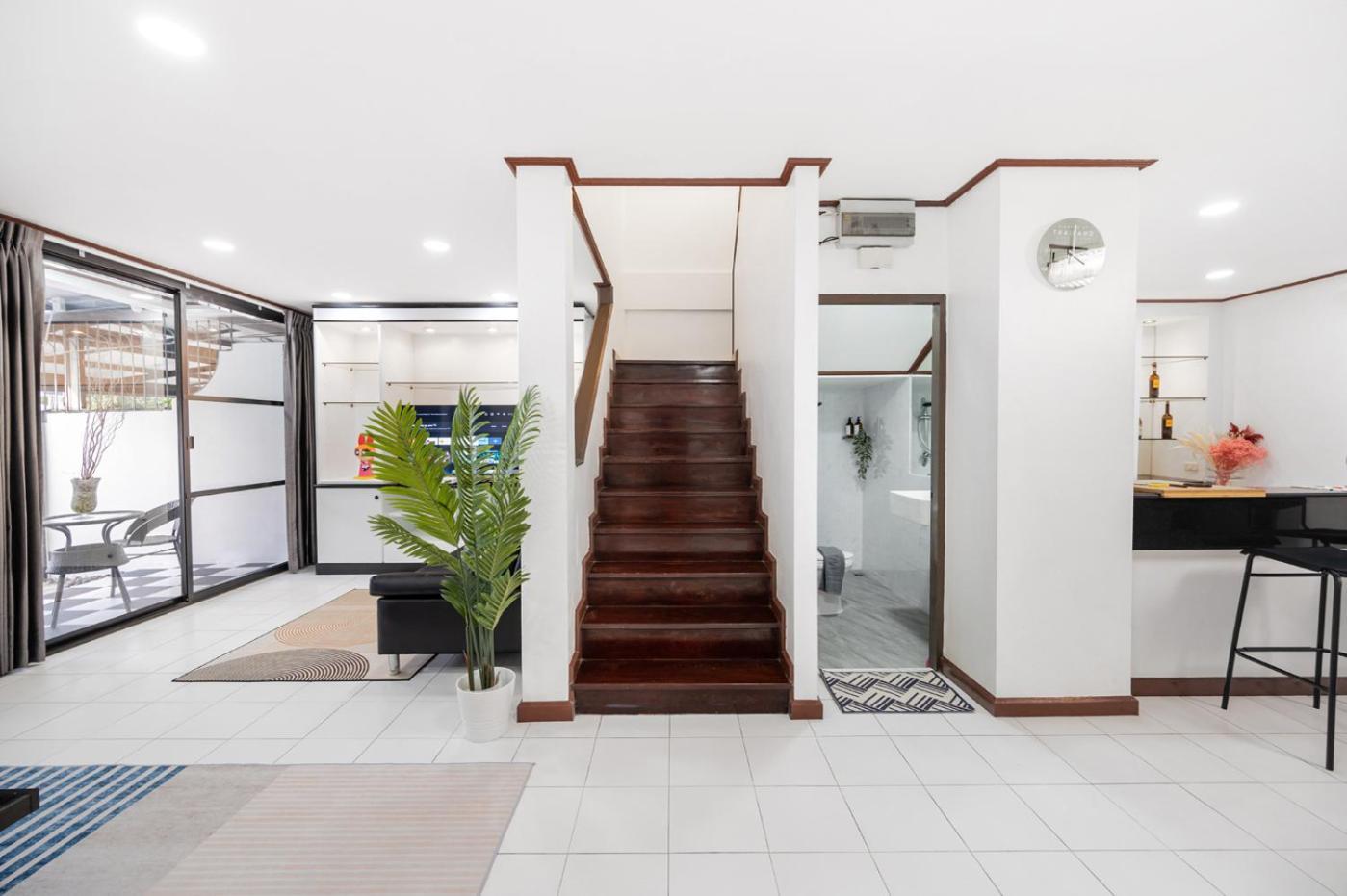 Villa Miq Hk16-3br Ratchada-huaykwang Mrt With Pool Table Near Jodd Fair *