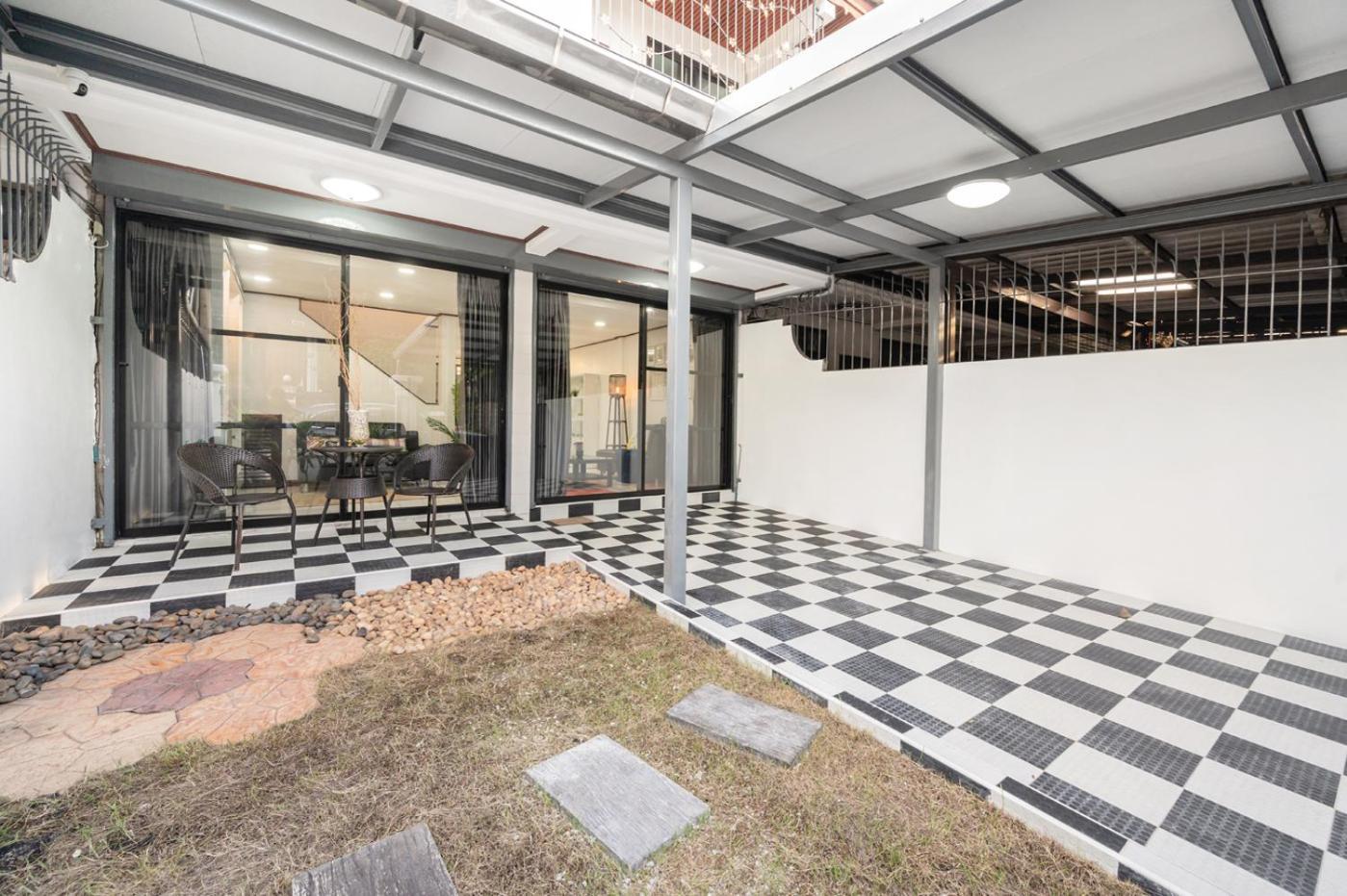 Miq Hk16-3br Ratchada-huaykwang Mrt With Pool Table Near Jodd Fair Villa Bangkok