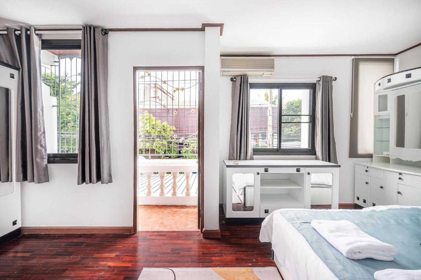 Villa Miq Hk16-3br Ratchada-huaykwang Mrt With Pool Table Near Jodd Fair *