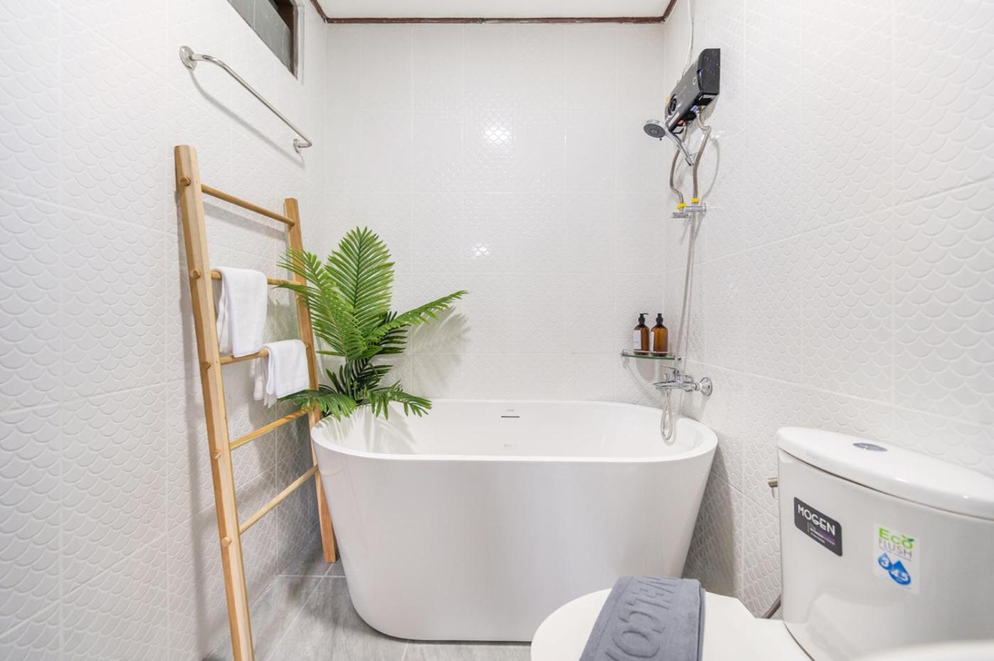 Villa Miq Hk16-3br Ratchada-huaykwang Mrt With Pool Table Near Jodd Fair Bangkok